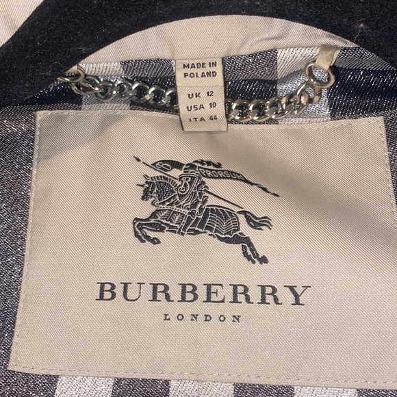 Rare Burberry Trench Khaki with silver buttons and back hem ruffle sz 10 - Picture 5 of 16